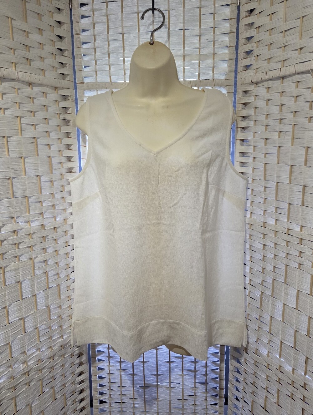 LOFT Cream V-Neck Sleeveless Tank